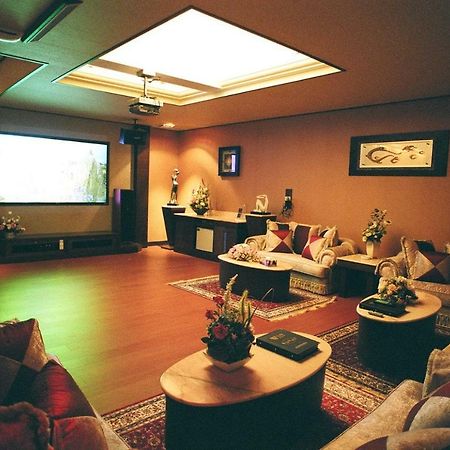 Daniel Spa Motel Pingzhen Exterior foto
